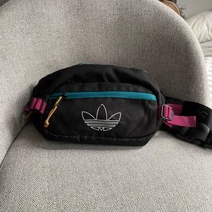 ADIDAS SLING/FANNY PACK
